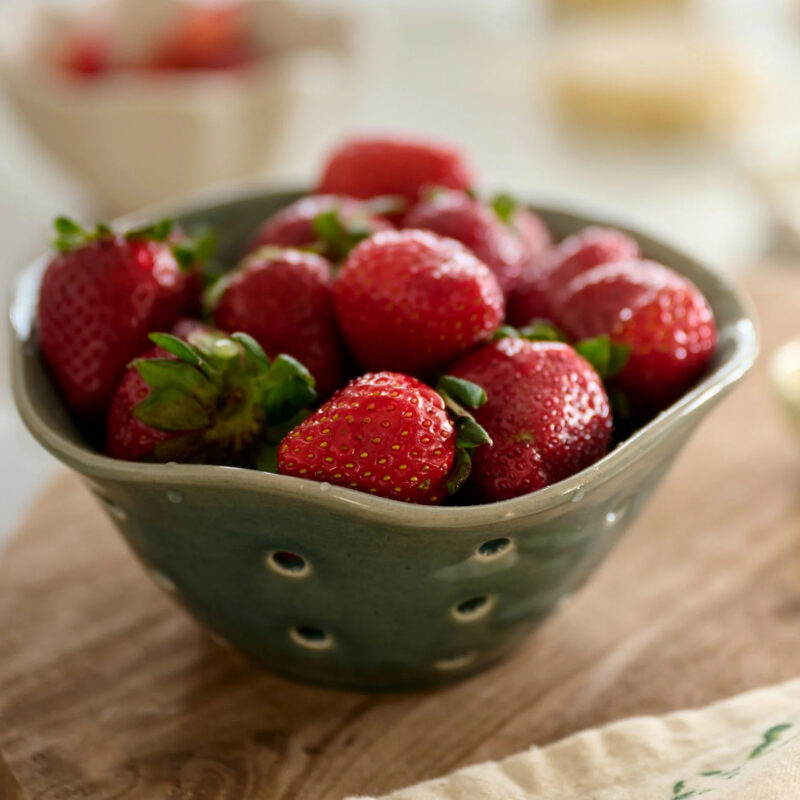 Ceramic Berry Bowl magnolia