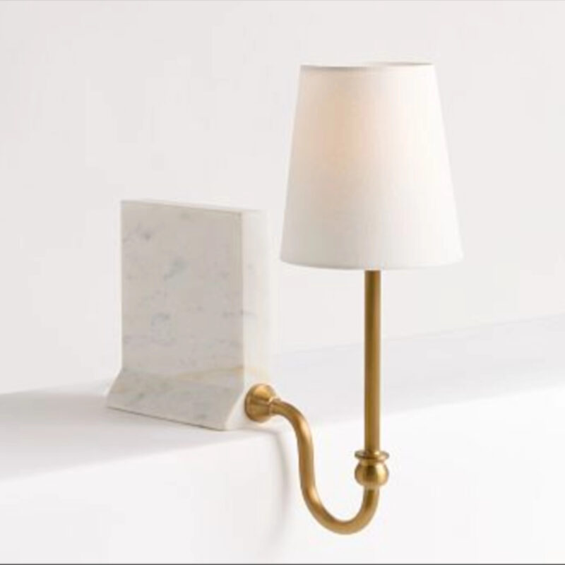 Chris Loves Julia Bookshelf Light (11")