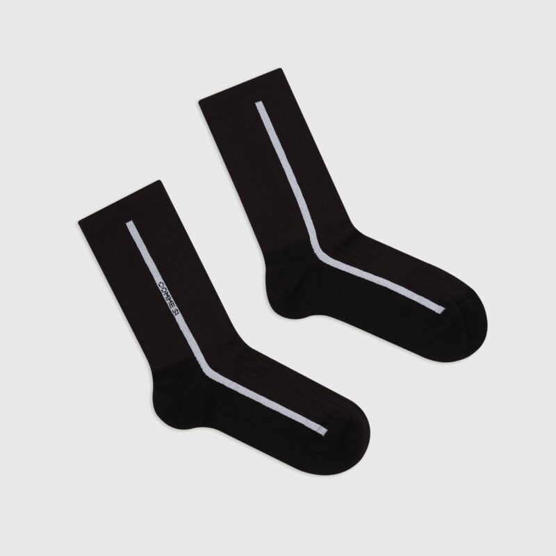 The Running Sock, Tall