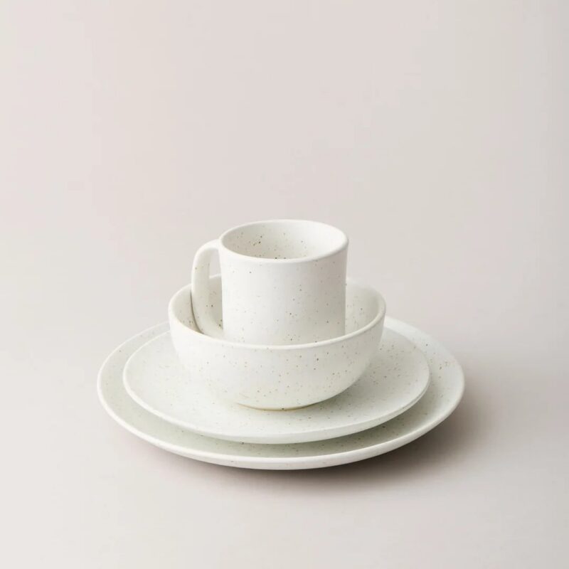Fieldstone Dinnerware Place Setting Chalk / 4 Piece Setting