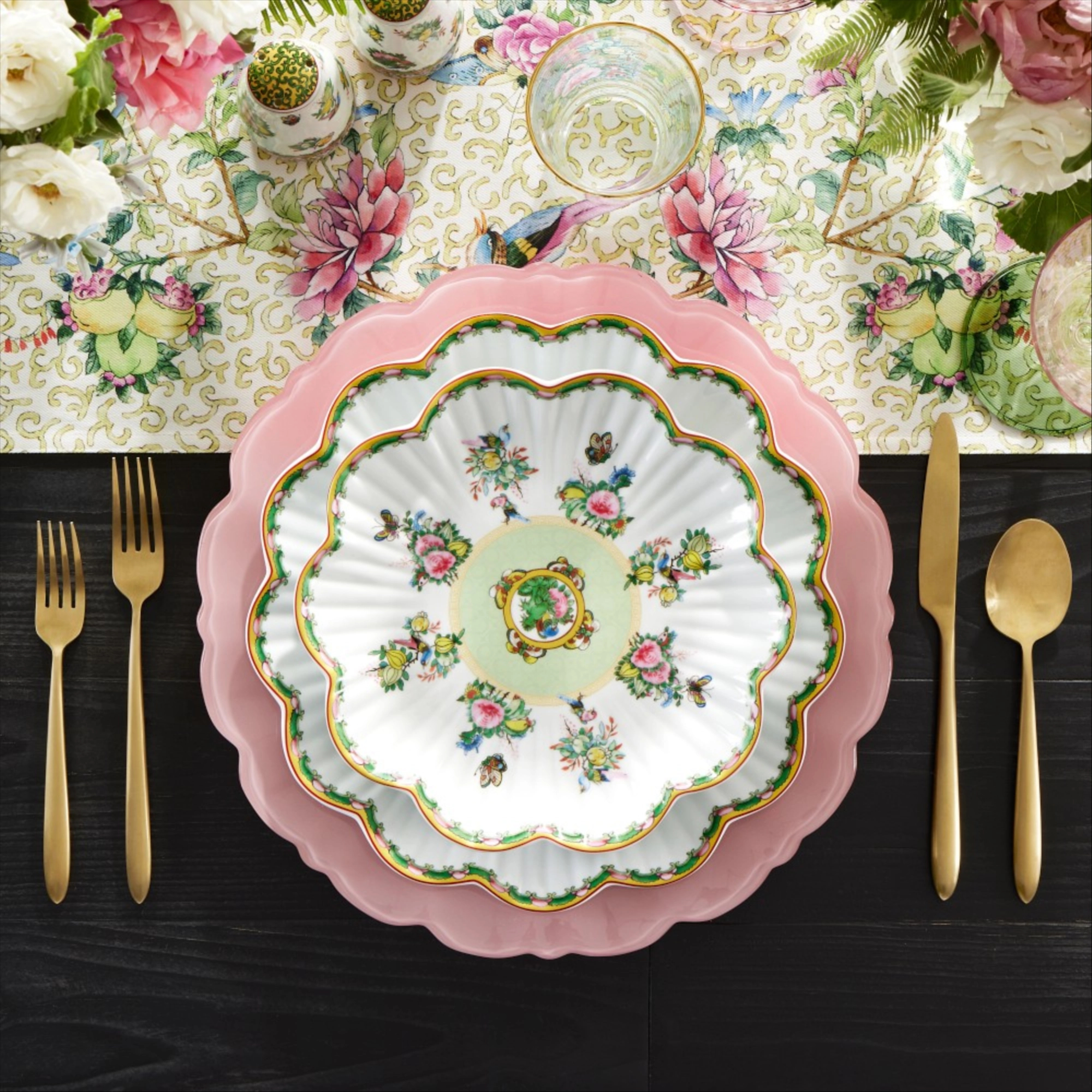 Famille Rose Scalloped Salad Plates