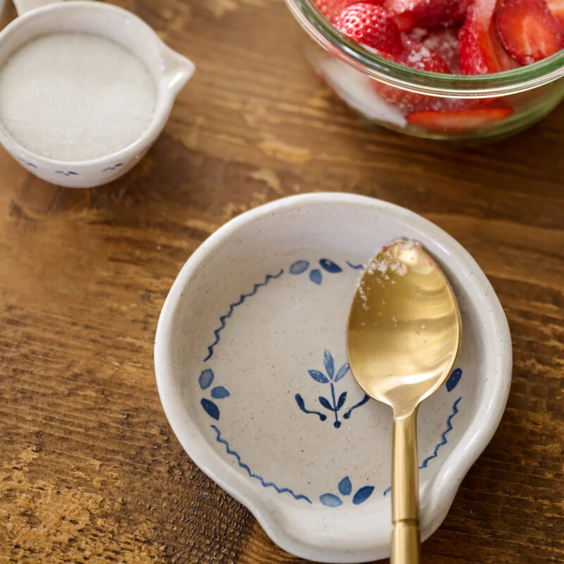 Juliet Ceramic Spoon Rest magnolia