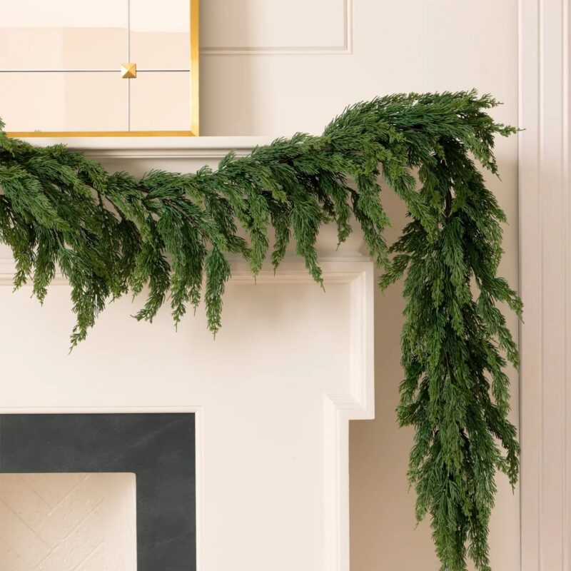6' Cedar Pre-Lit Faux Garland