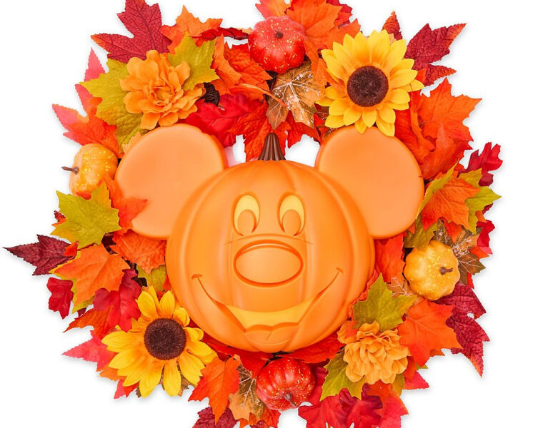Mickey Mouse Halloween Light-Up Wreath