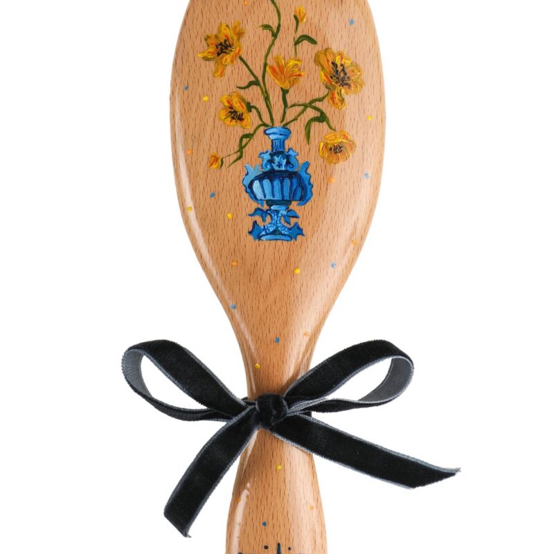 Hairbursh in Blue Vase Palaka