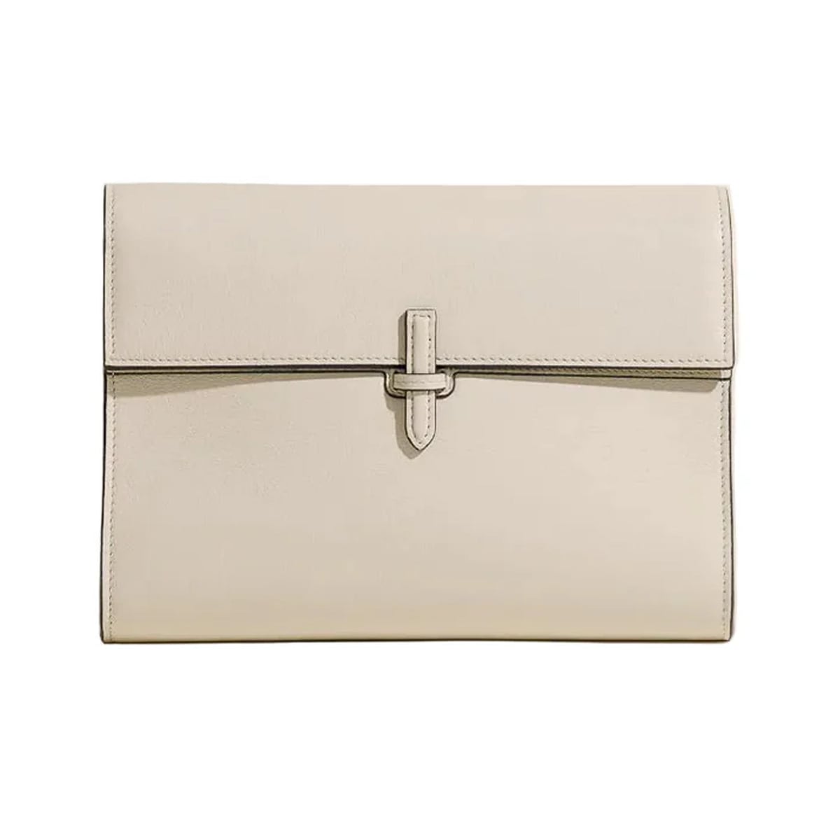 The Large Soft Clutch in Nappa Oyster Hunting Season