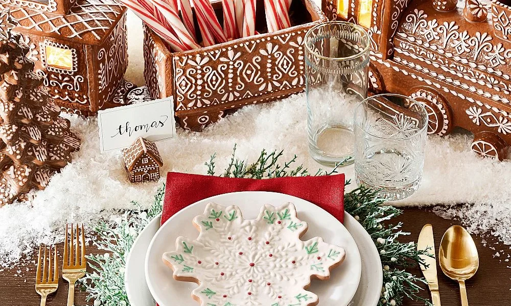 Gingerbread Snowflake Stoneware Appetizer Plates - Set of 4