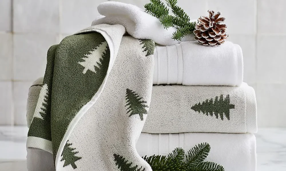 Pine Tree Reversible Jacquard Towel