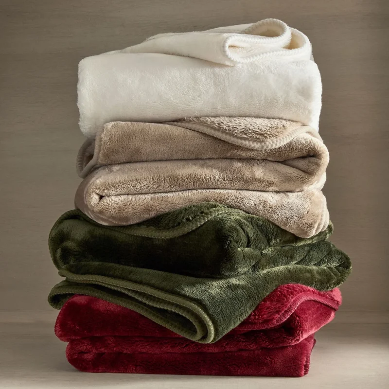 Cozy Cloud Plush Throw