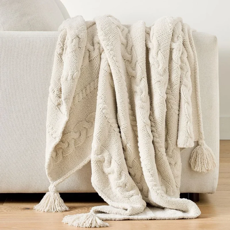 Classic Cable Knit Throw