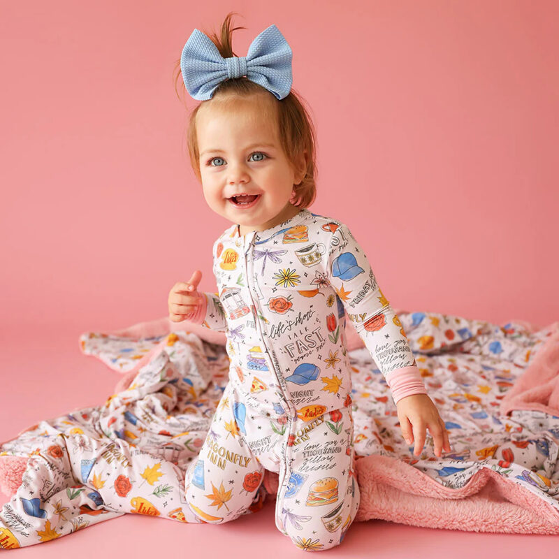 Pink Baby Convertible Sleeper | Gilmore Girls
