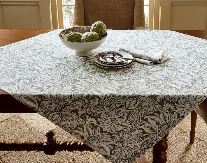 Pottery Barn Kravet Acanthus Bloom Cotton/Linen Table Throw