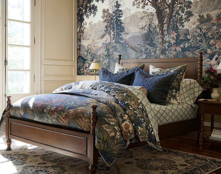 Pottery Barn Kravet Folly Scenic Duvet Cover