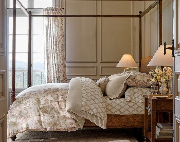 Pottery Barn Kravet Meadow Bouquet Duvet Cover