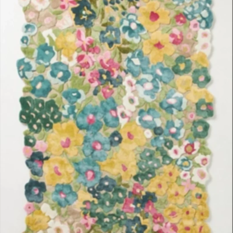Price Cassia Wool/Viscose Blend Tufted Floral-Shaped Rug