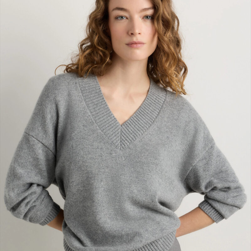 Quince | Women's Mongolian Cashmere Oversized V-Neck Sweater in Heather Grey, Size Small