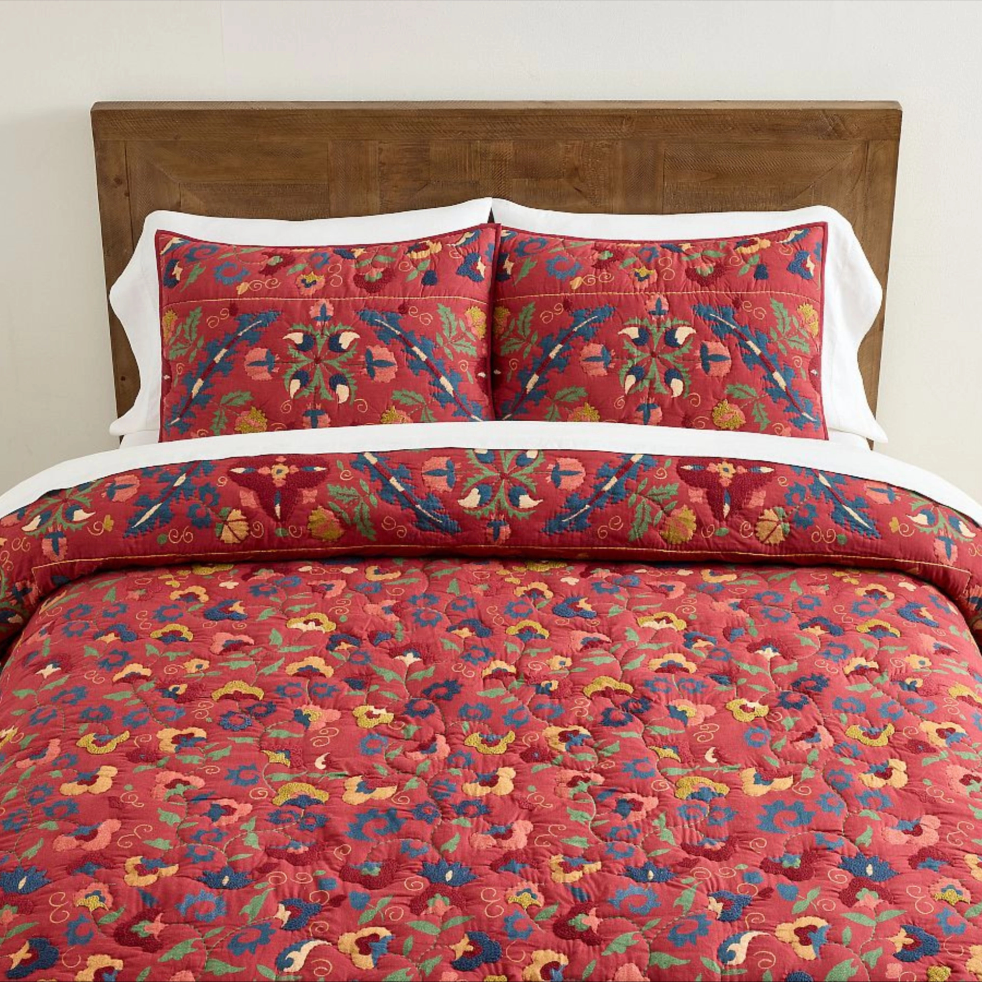 Red Berry Suzani Quilt, Red Multi, Full/Queen