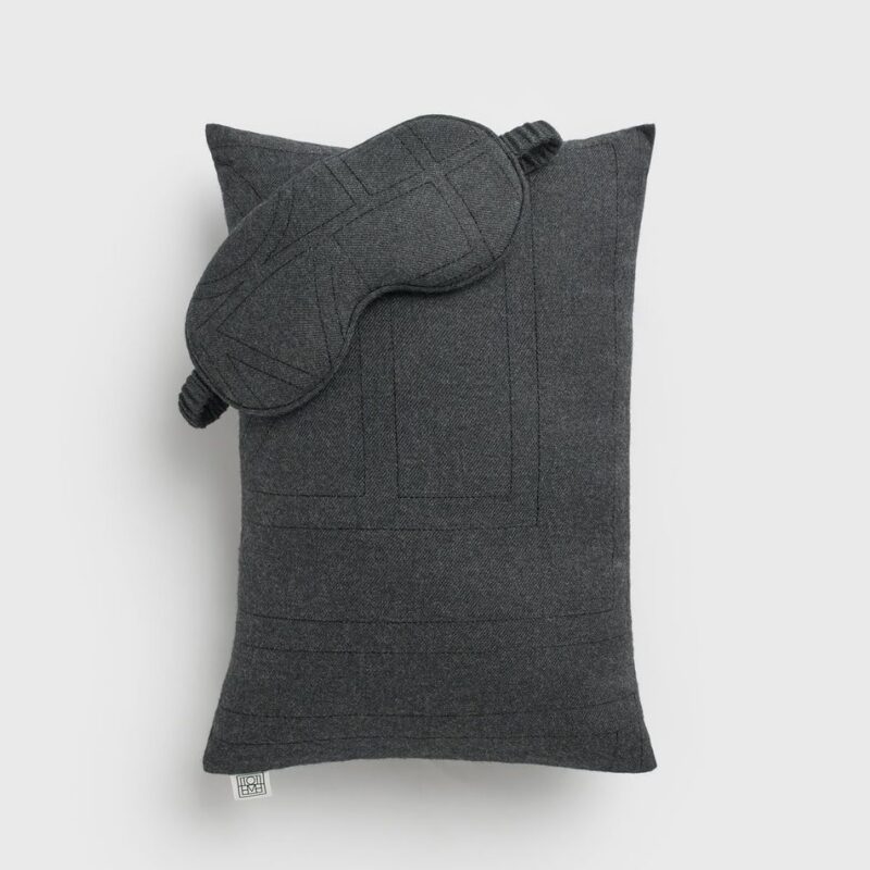 Monogram sleep set charcoal – Toteme - INT