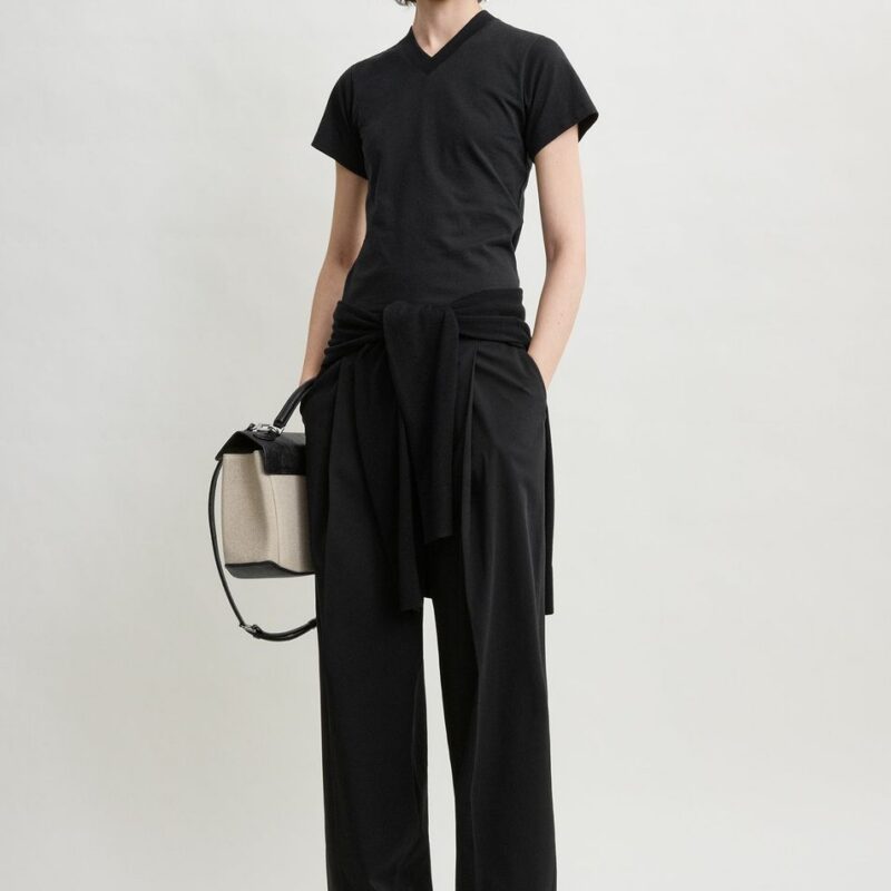 Wide-ribbed v-neck tee black – Toteme - INT