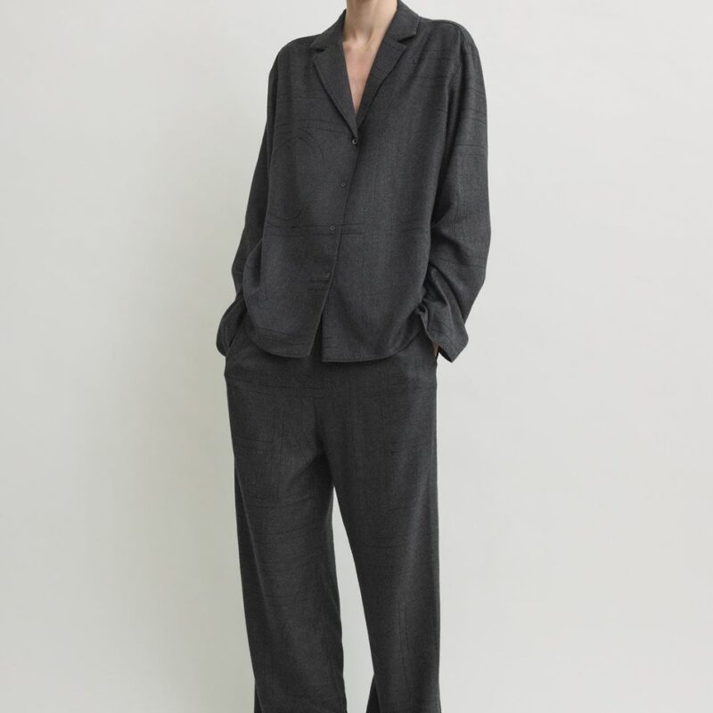 Monogram flannel pj top charcoal – Toteme - INT