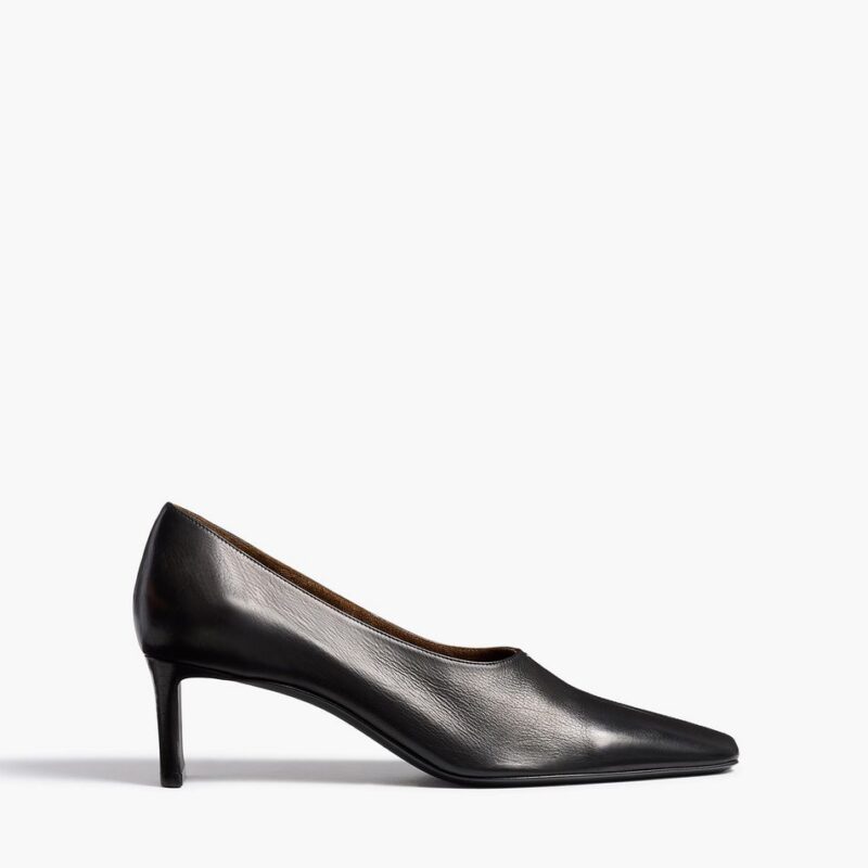 Cecilia Pump in Black Leather – Khaite