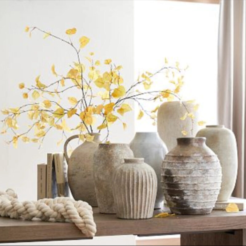 Pottery Barn Round - 10"H