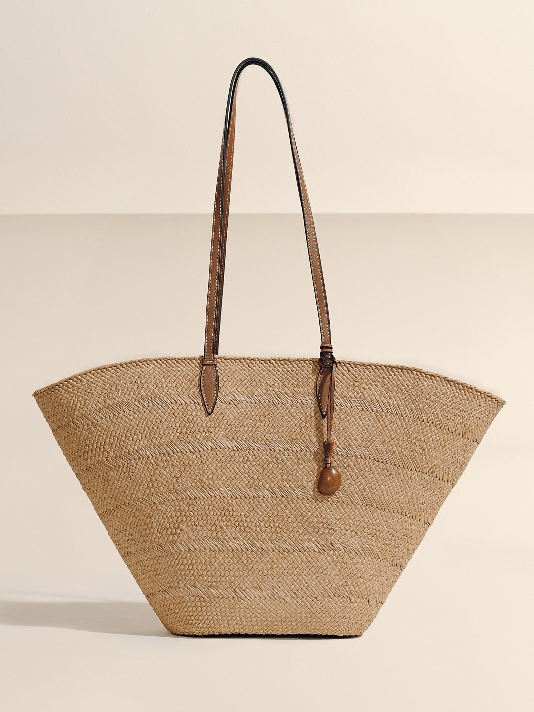 HUNTING SEASON | The Large Trapeze Basket Tote Bag - Nuez Cognac Hunting Season