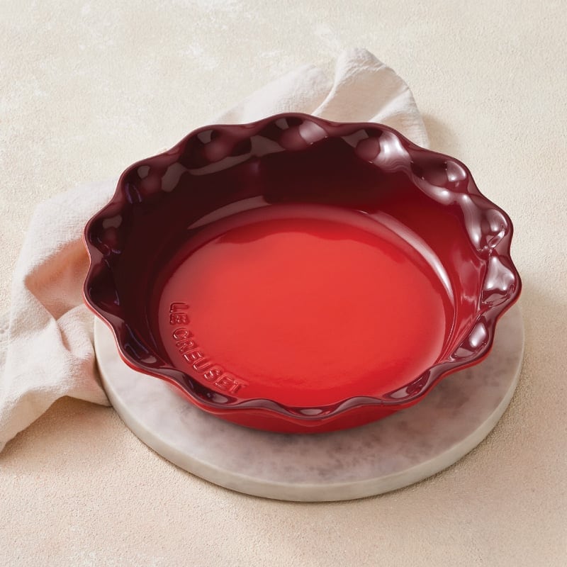 Le Creuset Heritage Fluted Pie Dish - Cerise