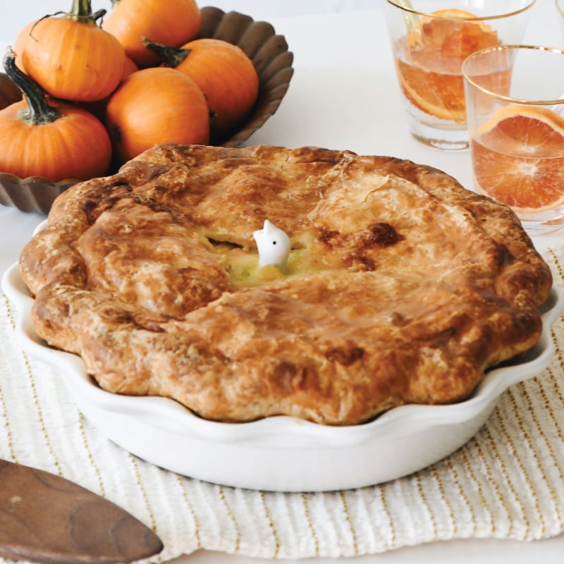 Le Creuset Heritage Fluted Pie Dish - White