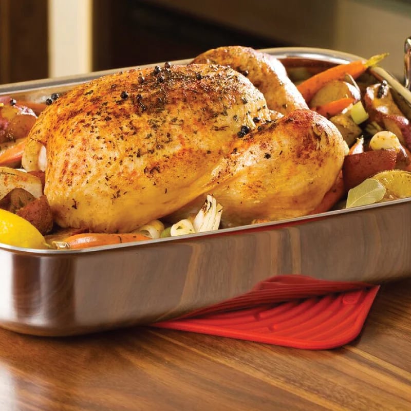 Le Creuset Large Cool Tool Surface Protector - Cerise