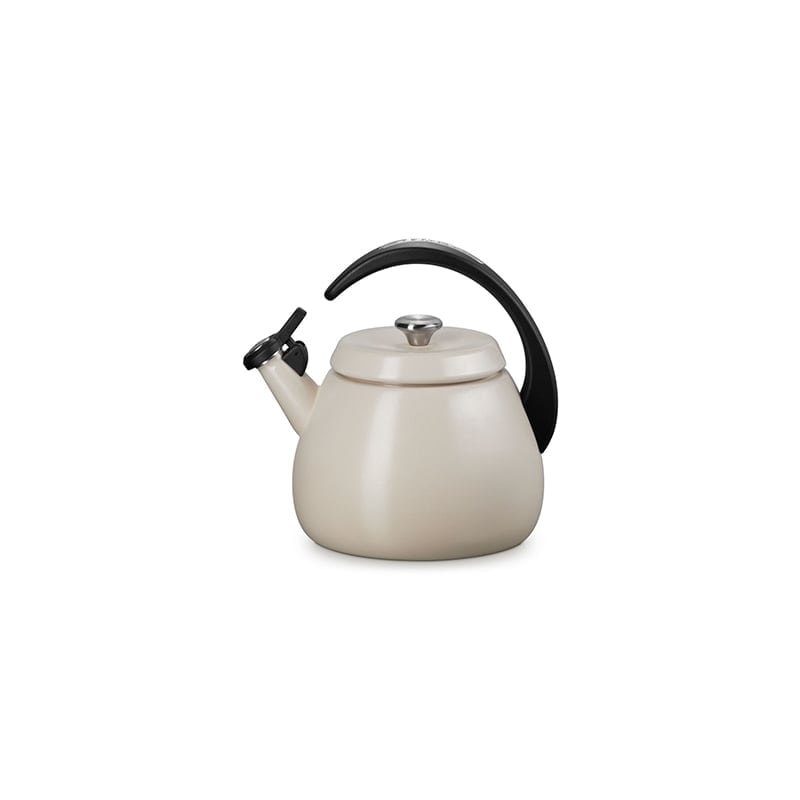 Le Creuset Signature Cloche Kettle 2 2 10 Qt. - Brioche