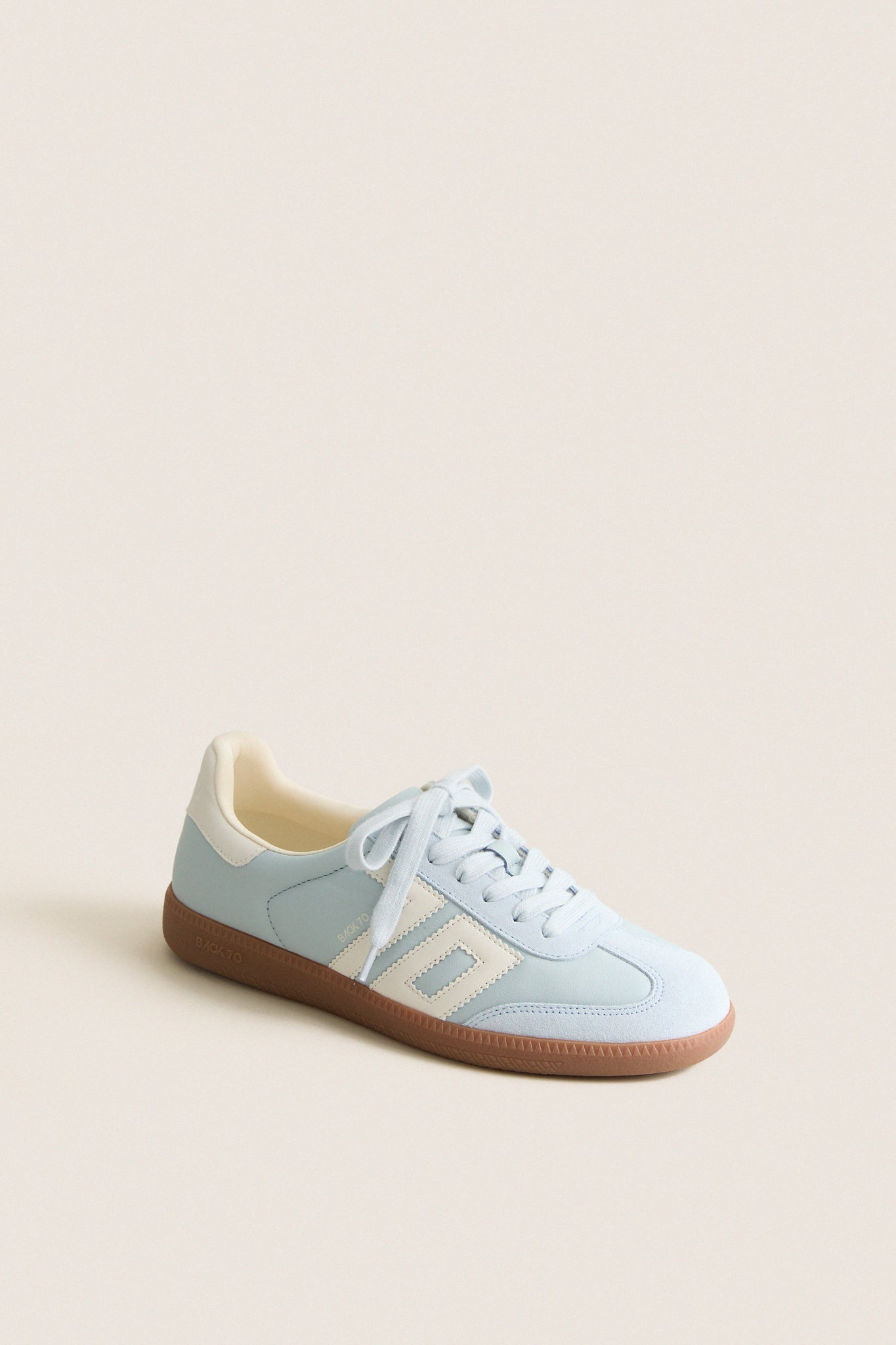 Light Sky Cloud D26 Sneakers Back 70