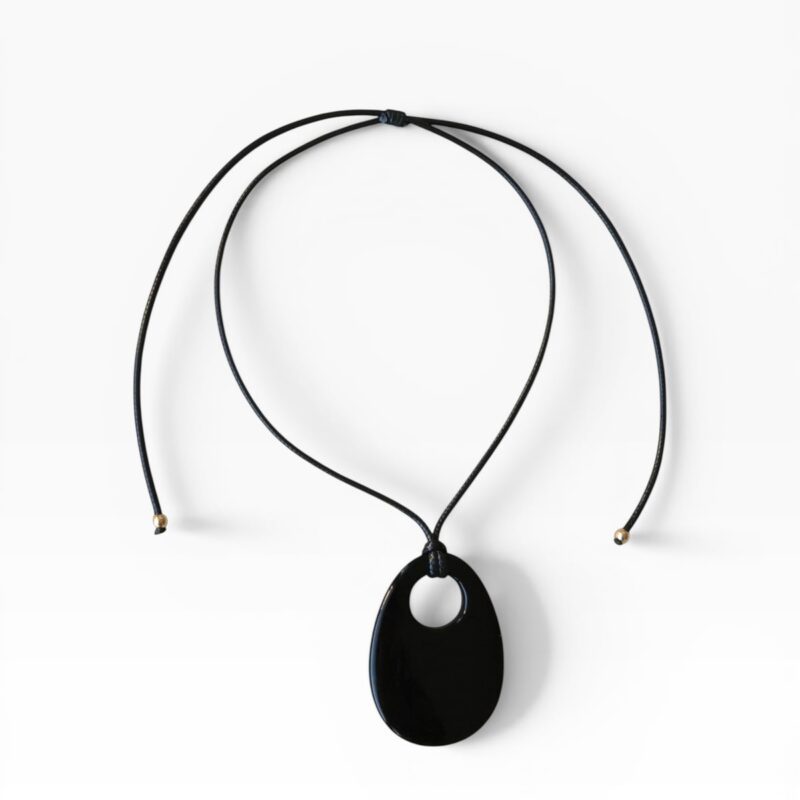 Noir Pendant Necklace A'MISS