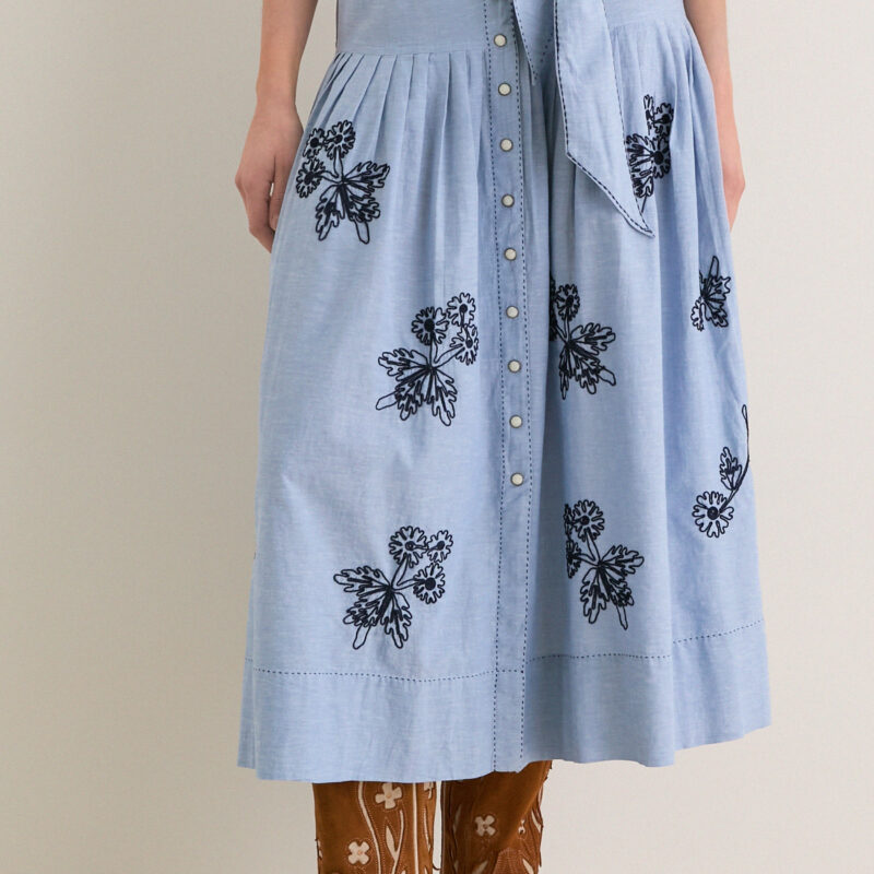 The Chambray Embroidered Highland Skirt THE GREAT.