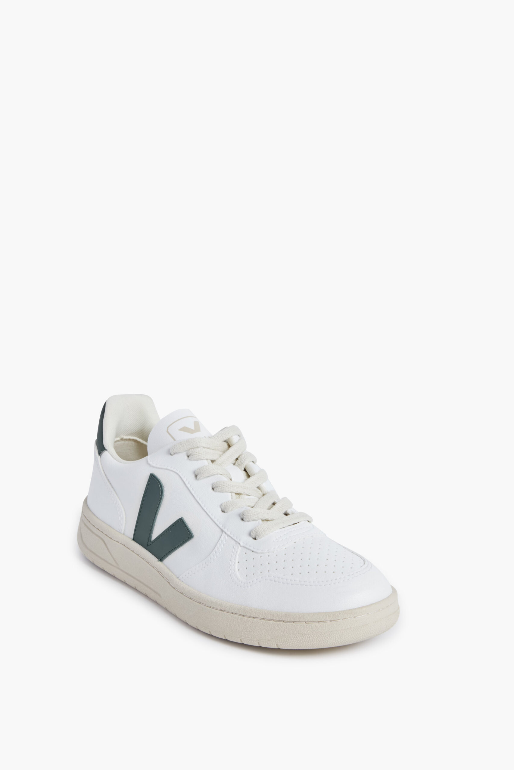 White Brittany V-10 Sneakers VEJA