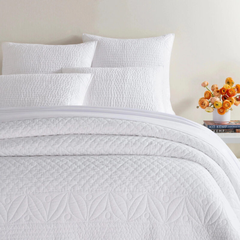 Tea & Toast White Quilt - King