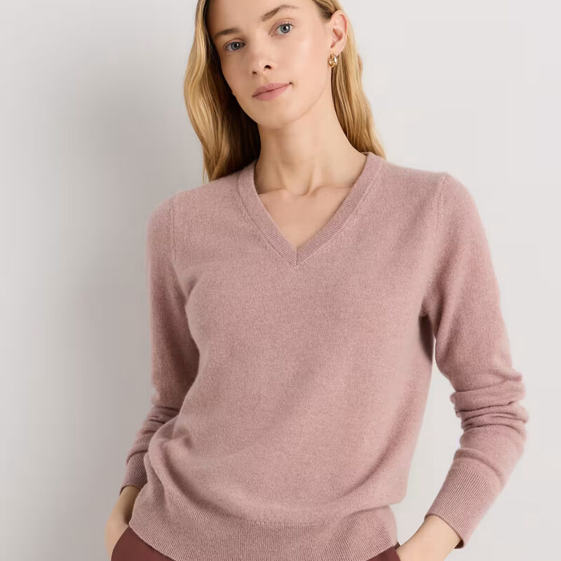 The Cashmere V-Neck Sweater in Heather Vintage Pink