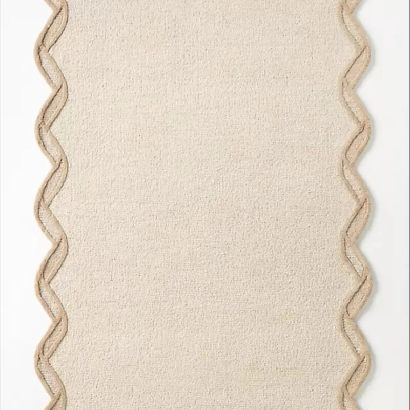 Tufted Wool Scalloped Border Rug