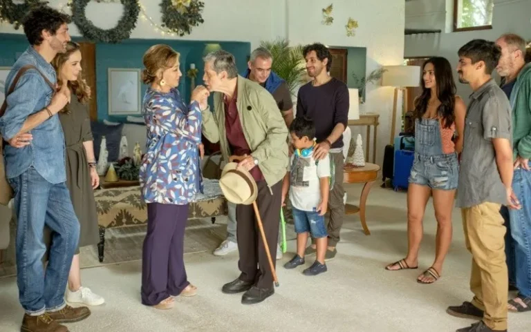 38 Spanish-Language Holiday Movies & Shows to Stream This Season